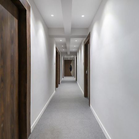 Oyo Hotel Shree Niwas 阿穆达巴 外观 照片