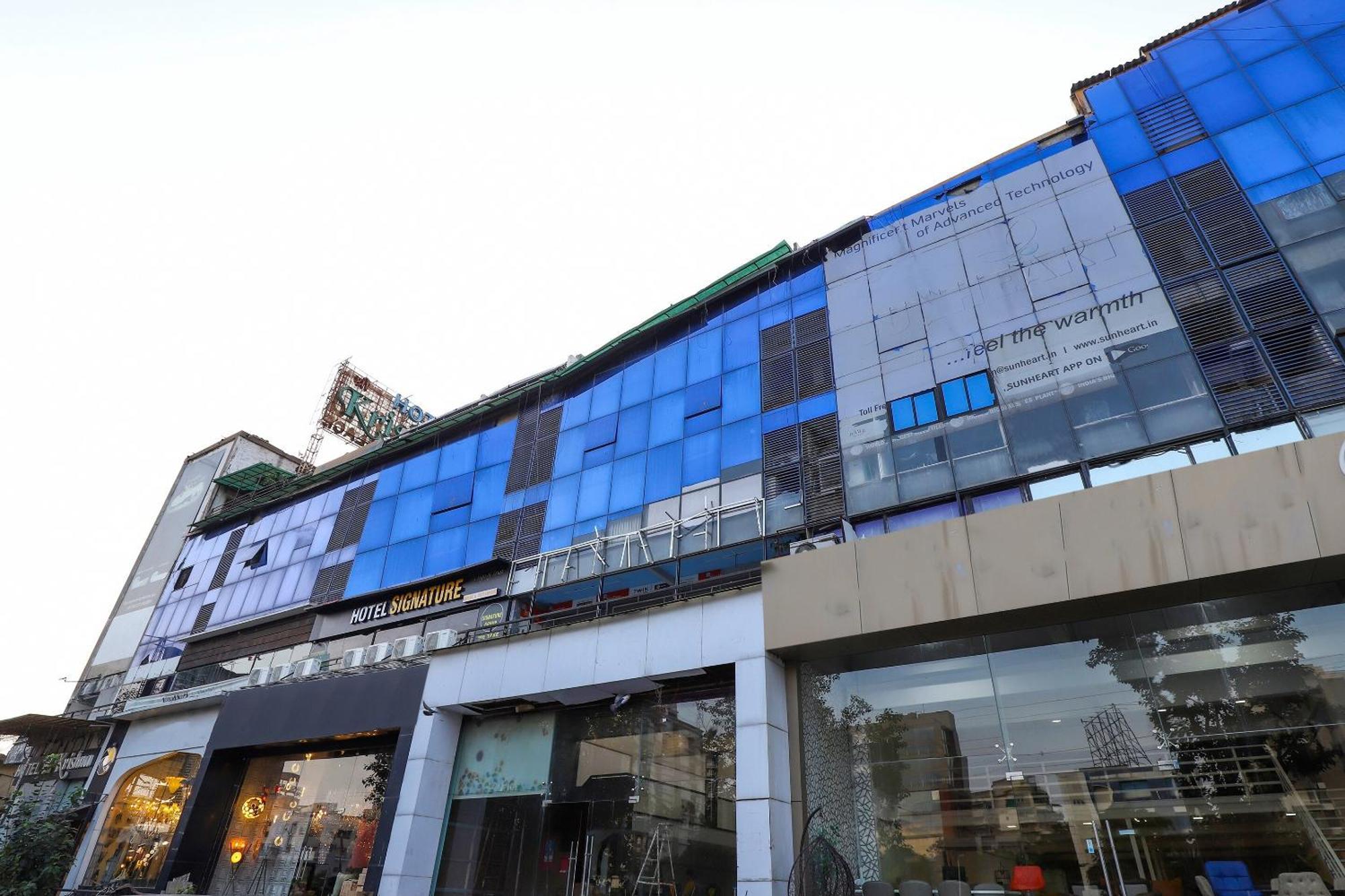 Oyo Hotel Shree Niwas 阿穆达巴 外观 照片